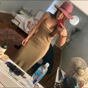 Selling beautiful dress from Mango. Long and silky great for brunch or dinners.